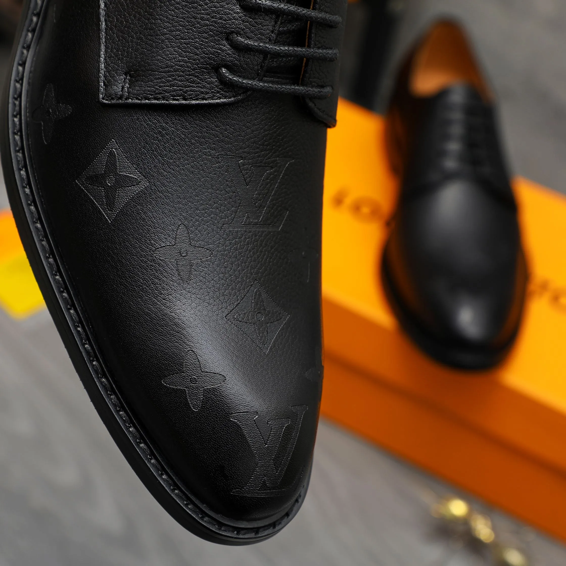 Men's shoes 💰p460 Product trademark: LV (Louis Vuitton) business lace-up formal leather shoes Regular size: 39-44 (38.45 custom-made, non-refundable) Product materials: Selected high-quality pebbled cowhide embossed upper, cowhide lining, original rubber outsole